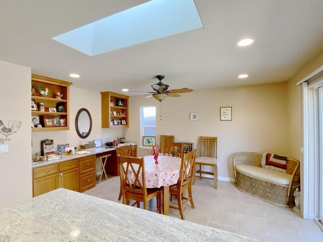 Building Photo - 3858 Northpark Pl