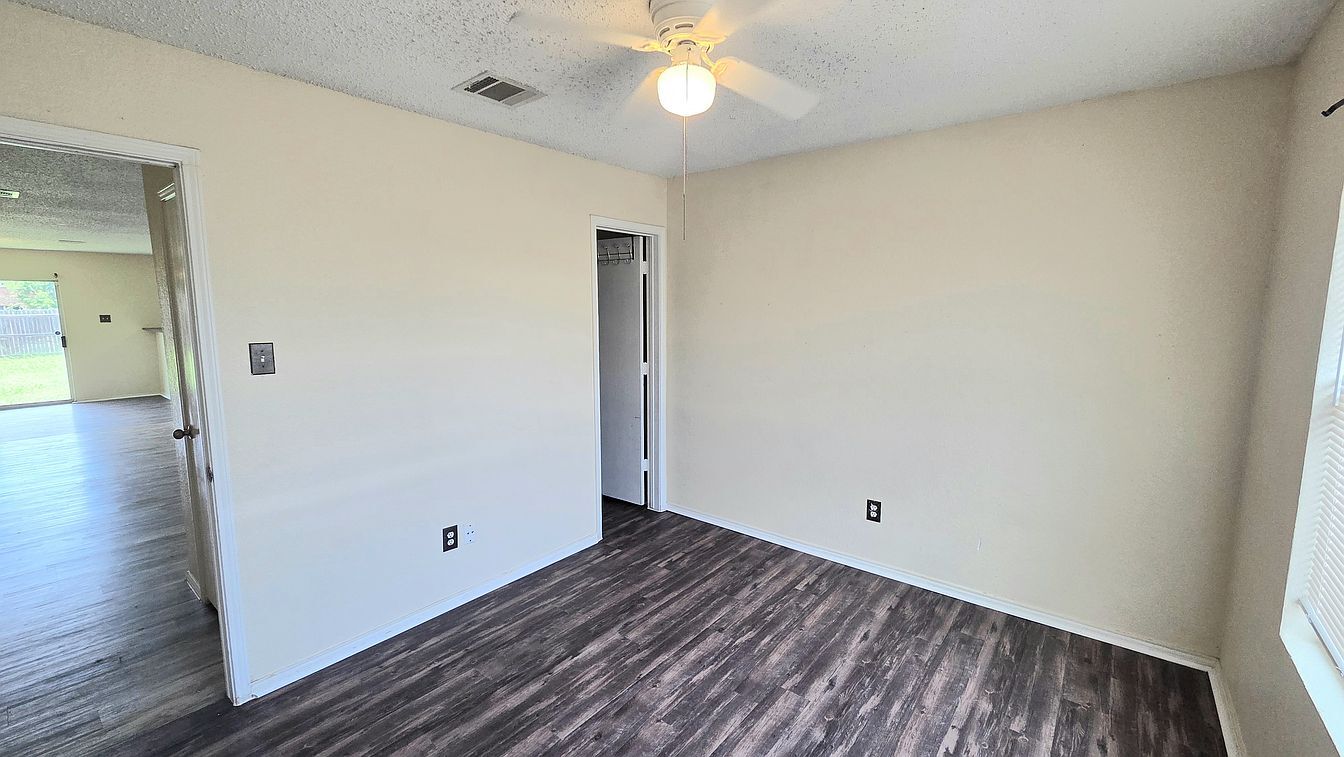 Building Photo - 8103 Zephyr Ct