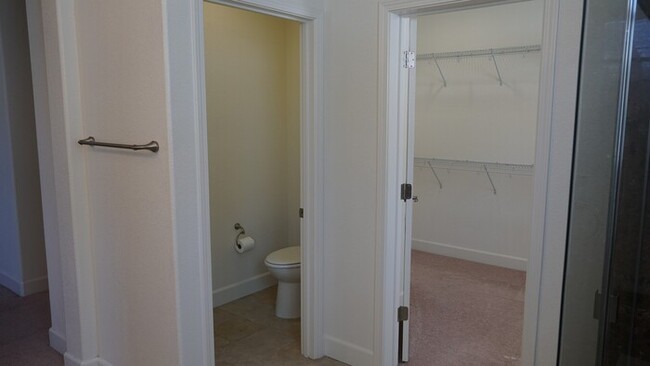 Building Photo - Beautiful 3 Bed, 2.5 Bath in Desirable Dia...