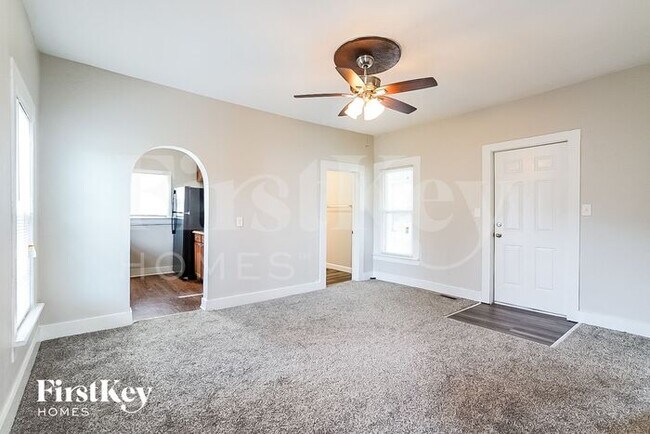 Building Photo - 130 Warren Ave