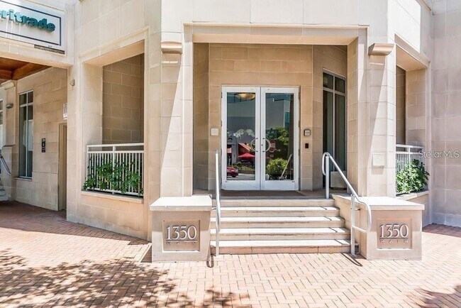 Building Photo - 1350 Main St