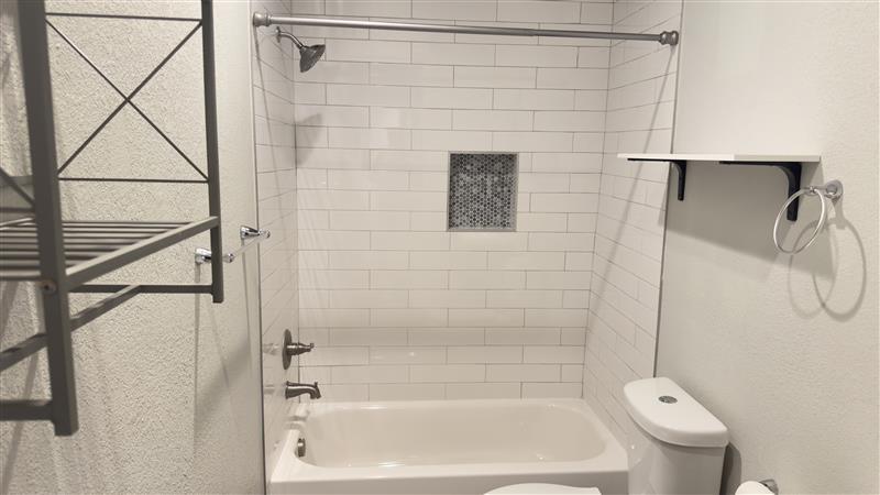 Large and comfortable bathroom with great storage options. - 521 Perry St