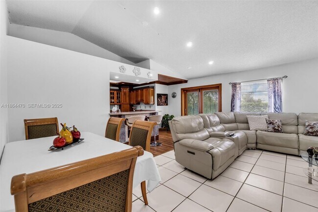 Building Photo - 2590 SE 7th Pl