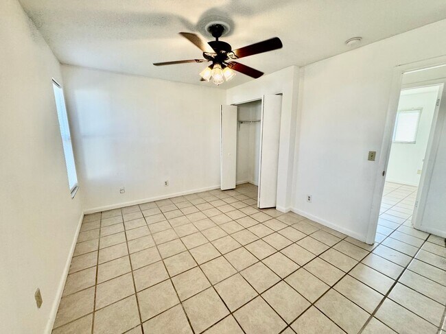 Building Photo - 3220 N 73rd Ter