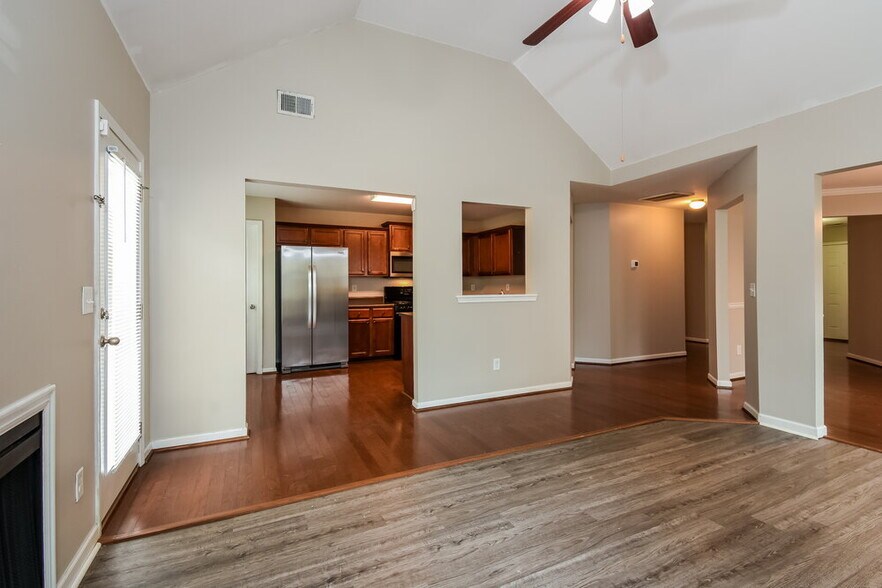 Building Photo - 62 Beaver Pointe