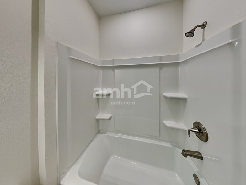 Building Photo - 6614 Hidden Rose Pl