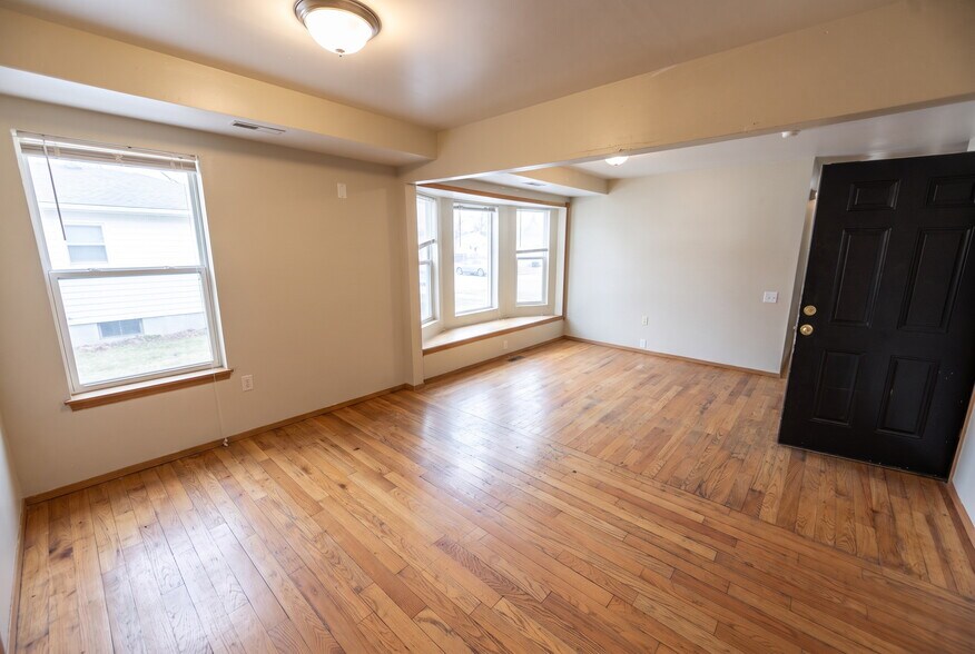 Building Photo - 520 W Mifflin St