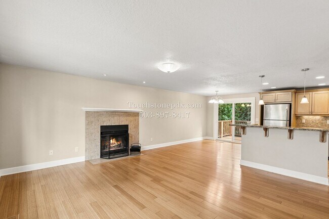 Building Photo - Inviting West Linn 4 Bed Home with Wood Fireplace, Deck, and 2-Car Garage