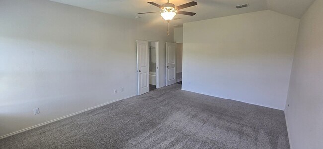 Building Photo - 1350 Acmite Ave
