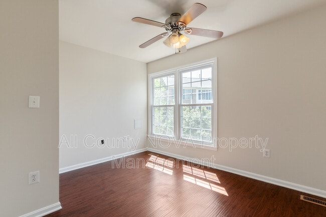 Building Photo - 7826 Fordson Rd