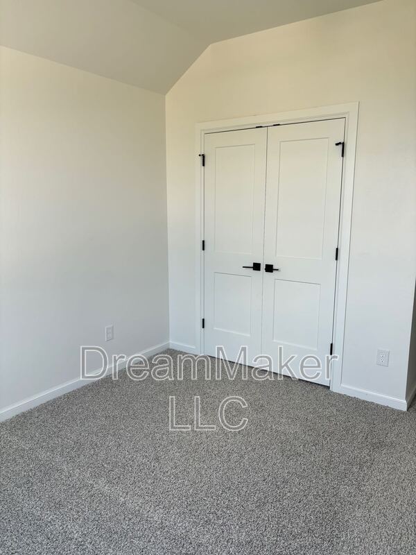 Building Photo - 3026 Hollow Crest Ln