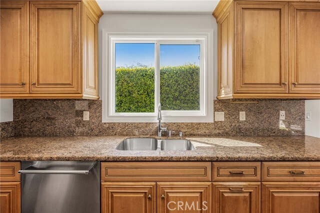 Building Photo - 5 Rue Fontainebleau