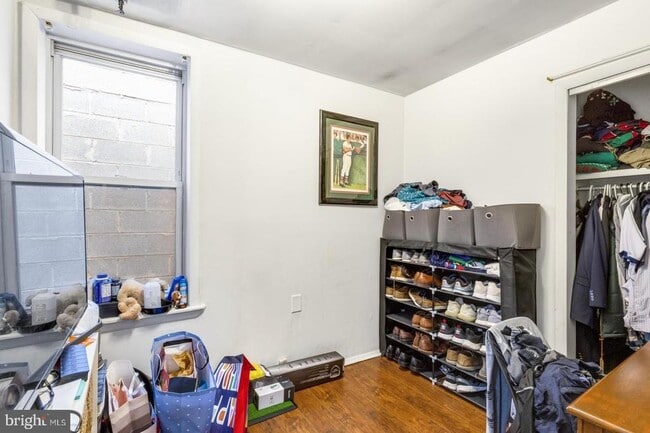 Building Photo - 238 W Girard Ave