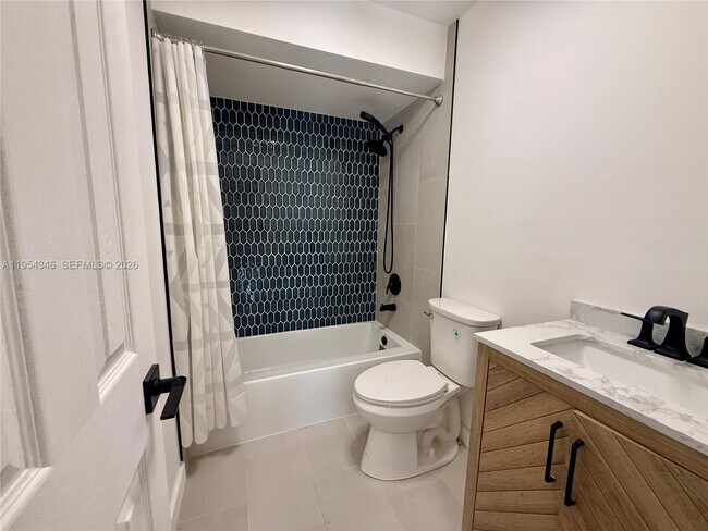 Building Photo - 2550 N Nob Hill Rd