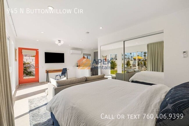 Building Photo - 945 N Buttonwillow Cir