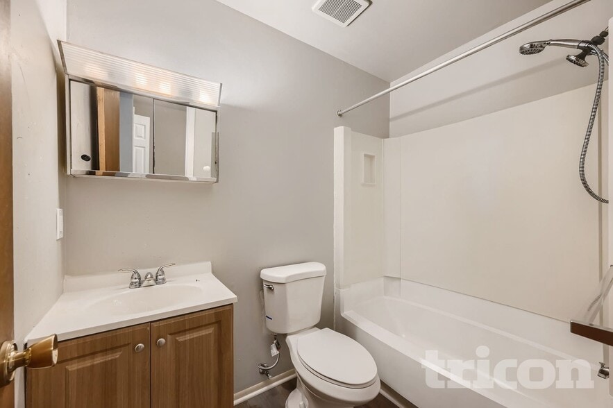 Building Photo - 1103 Riverboat Ct