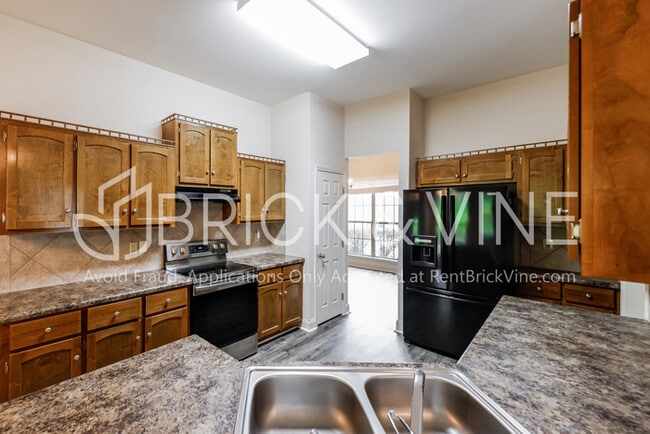 Building Photo - 5460 Virginia Way