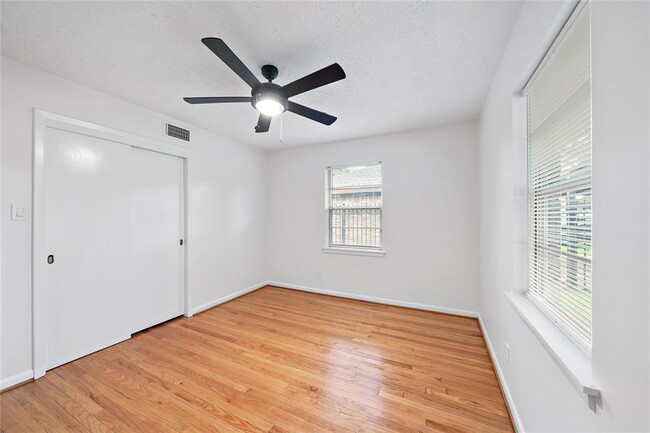 Building Photo - 4510 Billingsley St