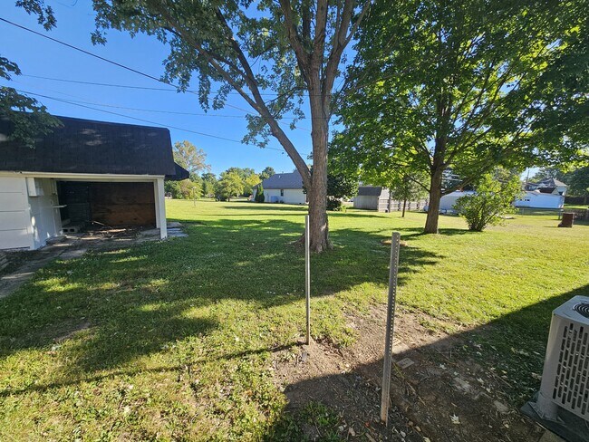 Building Photo - 309 E Mayfair Ln