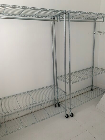 Building Photo - 107 Woodward St