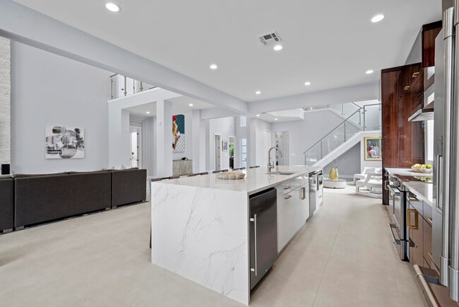 Building Photo - 17371 Bridleway Trail