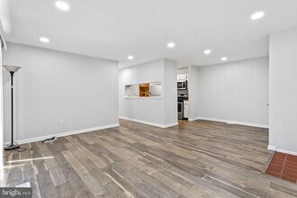 Building Photo - 1505 Woodhollow Dr