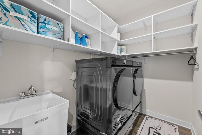 Building Photo - 56 Dolcie Ln