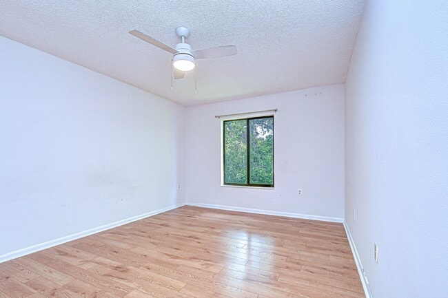 Building Photo - 3161 Lake Pine Way S
