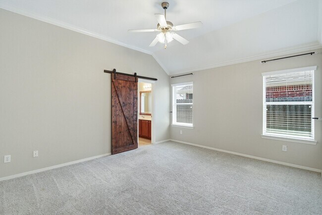 Building Photo - 2506 Barton Springs St