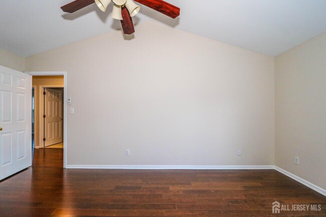 Building Photo - 364 Ellen Ln