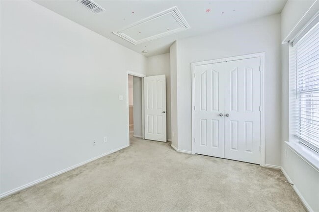 Building Photo - 911 Merlin Roost Ct