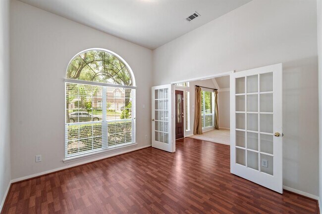 Building Photo - 13738 Sherburn Manor Dr