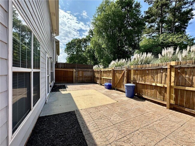 Building Photo - 1401 Gates Cir SE