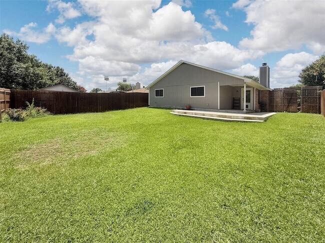 Building Photo - 8216 Lesley Ln
