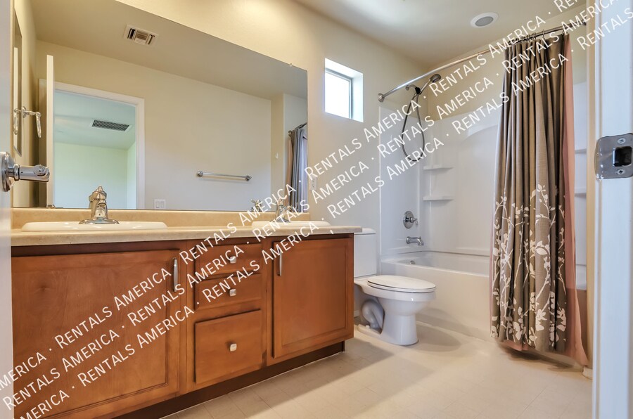 Building Photo - 10645 E Singing Canyon Dr