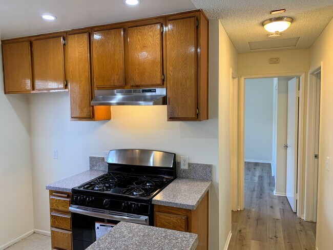 Building Photo - 1101 E South St