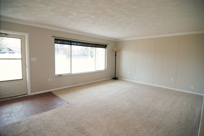 Building Photo - Spacious 6 Bed / 3 Bath Home in Rigby!