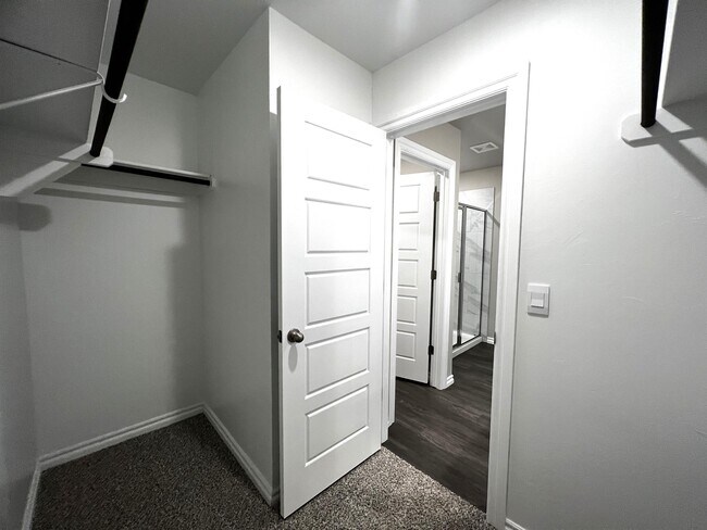 Building Photo - 2717 Dennis Drive