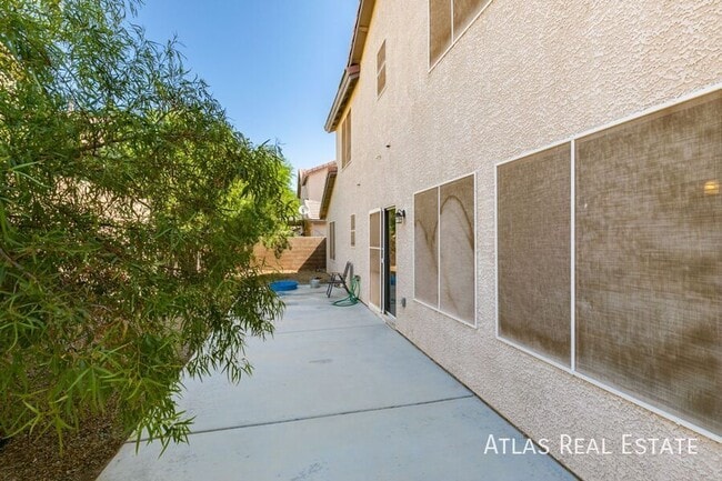 Building Photo - 5345 N Santa Fe Heights St