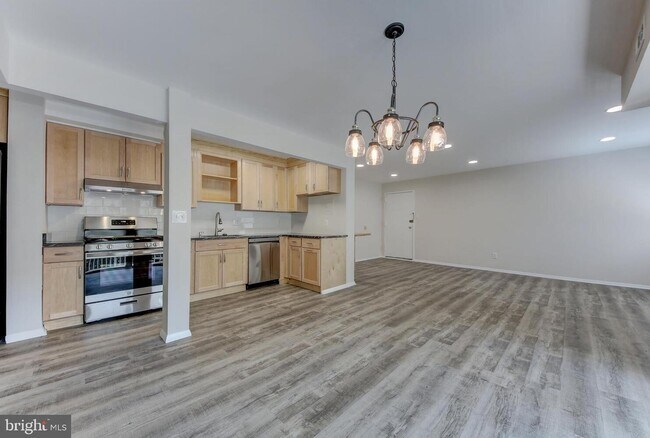 Building Photo - 2904 Kings Chapel Rd