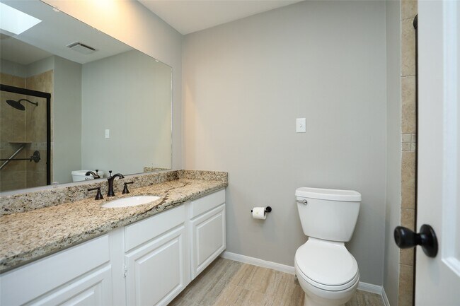 Building Photo - 5370 Brownway St