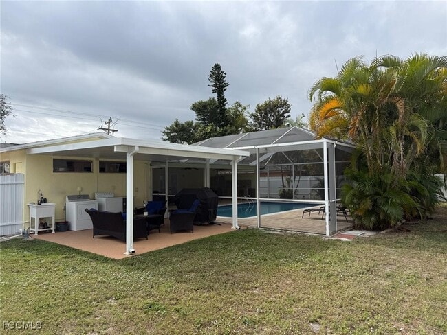 Building Photo - 1335 NE Pine Island Ln