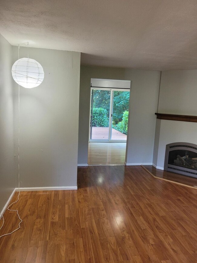 Building Photo - Tranquil 3-Bedroom Rambler in Union Hill, ...