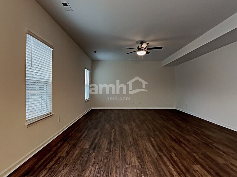 Building Photo - 5038 Twin River Dr