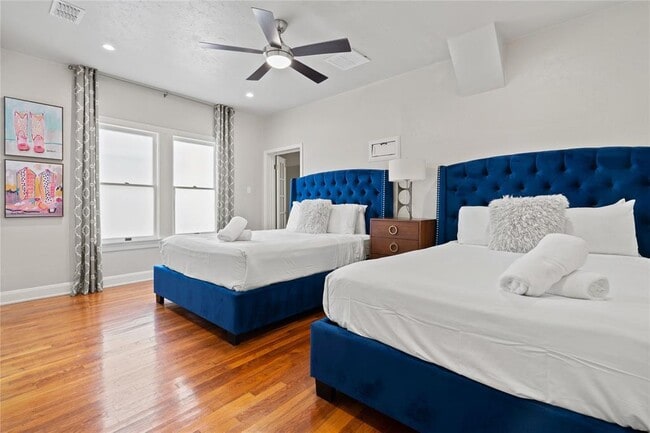 Building Photo - 2106 Kenwood Ave