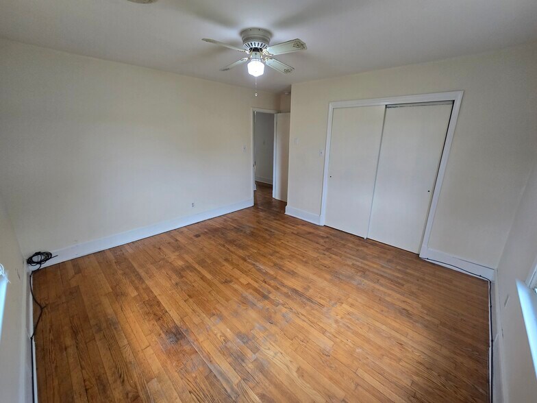 Br 2 - 16589 Kings Hwy