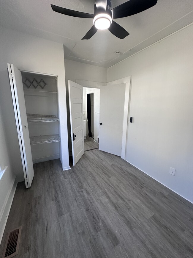 Building Photo - 223 E 27th St