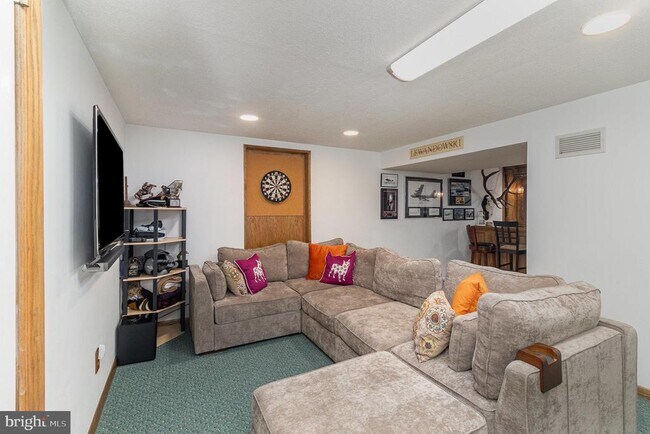 Building Photo - 14807 Statler Dr