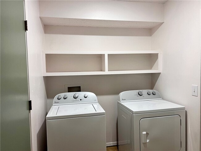 Building Photo - 2018 W Olive St