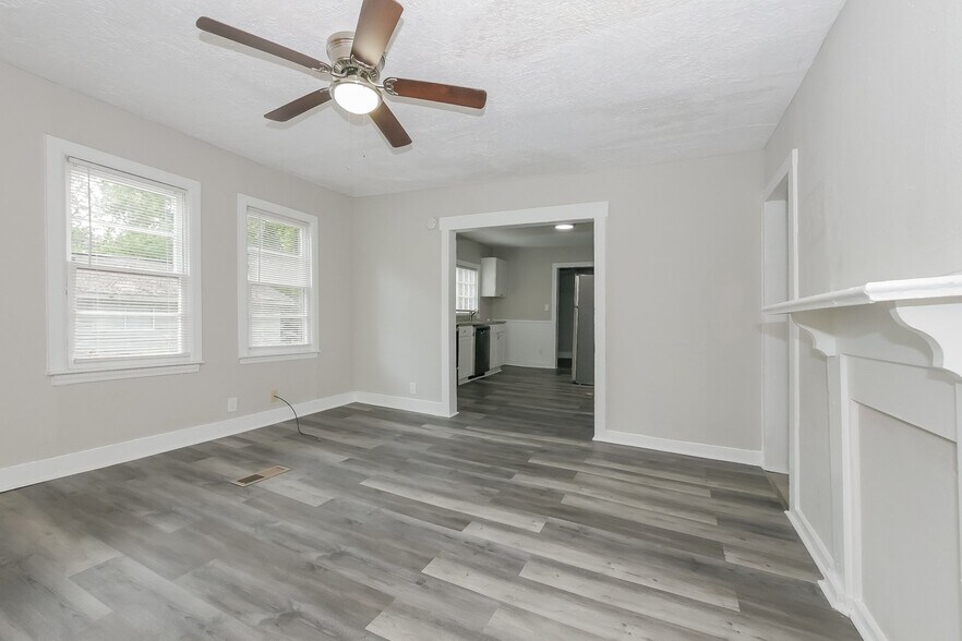 Building Photo - 5223 Thomason Ave